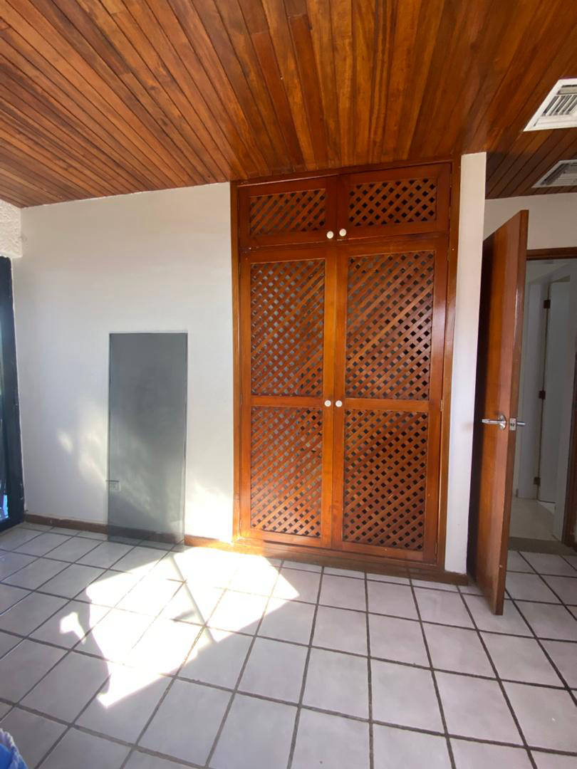 Квартира, 2390 м², 130 000$ — FAKTOR